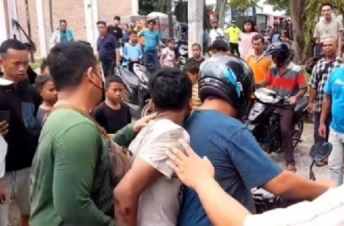 pelaku_jambret_ditangkap_usai_diamuk_massa_di_tebing_tinggi