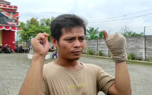 pelaku_pembacokan_hingga_4_jari_putus_di_patumbak_masih_diburu_polisi