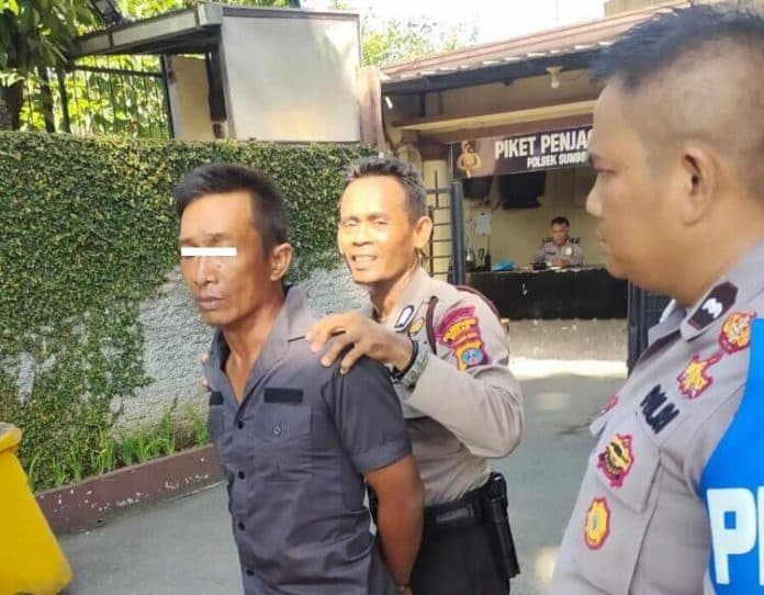 pelaku_pembacokan_kakek_faidi_ditangkap_sebilah_parang_diamankan