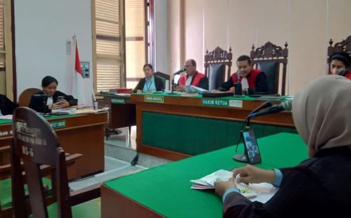 pelaku_pembunuhan_dan_bawa_mayat_korban_pakai_becak_dituntut_15_tahun_penjara