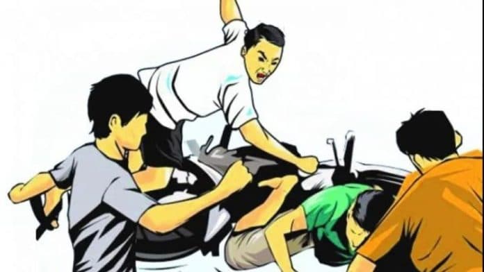 pelaku_pencurian_sepeda_motor_di_dr_mansyur_dihakimi_warga