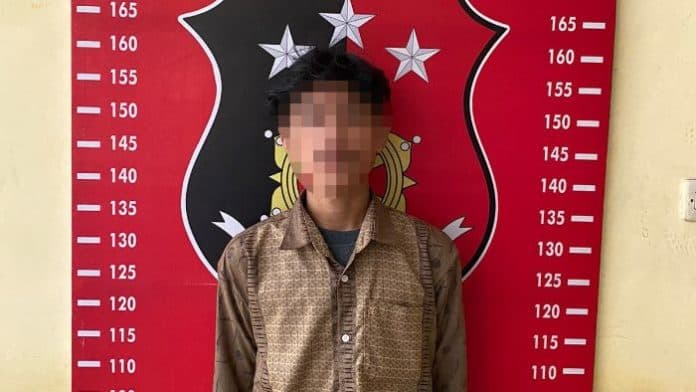 pelaku_rudapaksa_siswi_sma_hingga_hamil_ditangkap_polresta_deli_serdang