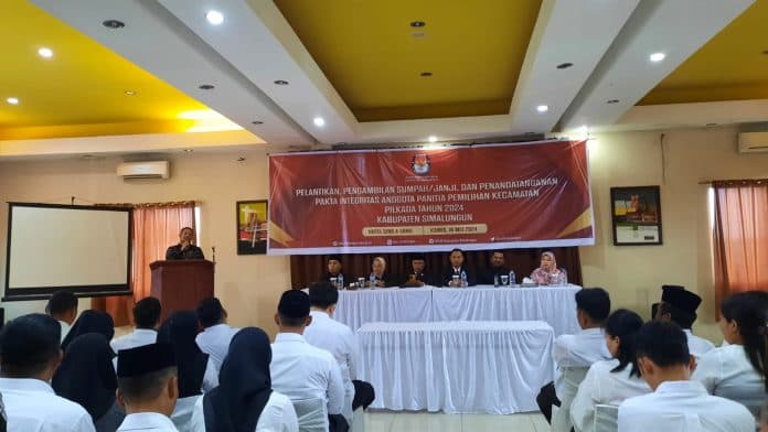 pelantikan_ppk_bawaslu_dan_dprd_simalungun_ingatkan_agar_bekerja_professional