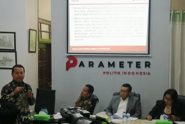 pelantikan_presiden_survei_sebut_masyarakat_antusias