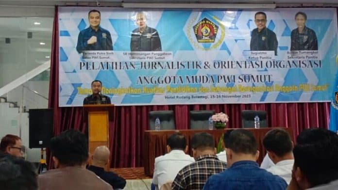 pelatihan_dan_orientasi_anggota_muda_ketua_pwi_sumut_inginkan_anggotanya_beretika
