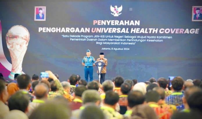 pelayanan_kesehatan_meningkat_pemko_medan_raih_uhc_awards_2024