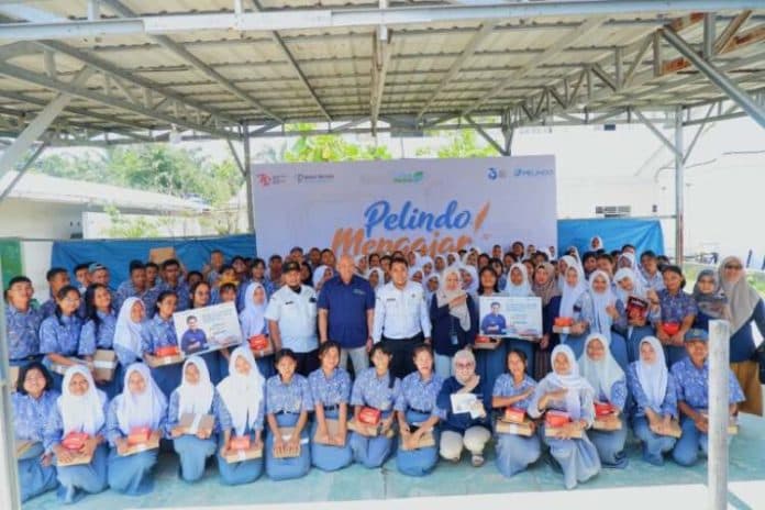 pelindo_kenalkan_industri_kepelabuhanan_pada_generasi_muda