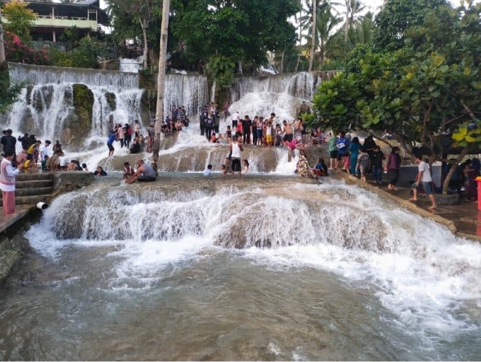 pemandian_aek_sijorni_wisata_alam_yang_menjadi_primadona_di_tapsel