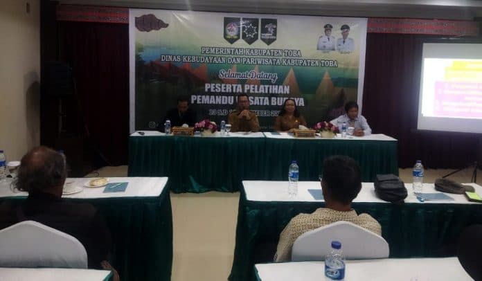 pemandu_wisata_dilatih_disbudpar_toba_tingkatkan_kunjungan_wisatawan
