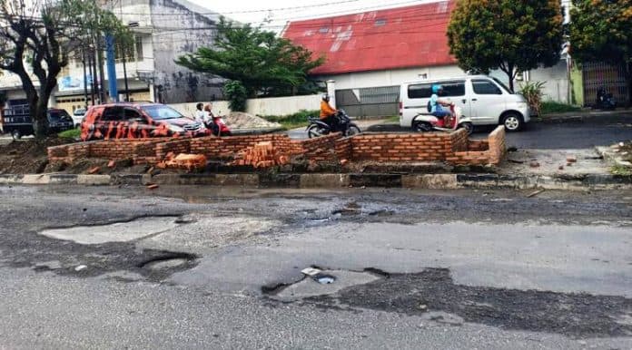 pemanggilan_kadis_prkp_siantar_terkait_median_jalan_ditunda_terkendala_tanda_tangan_pimpinan_dprd