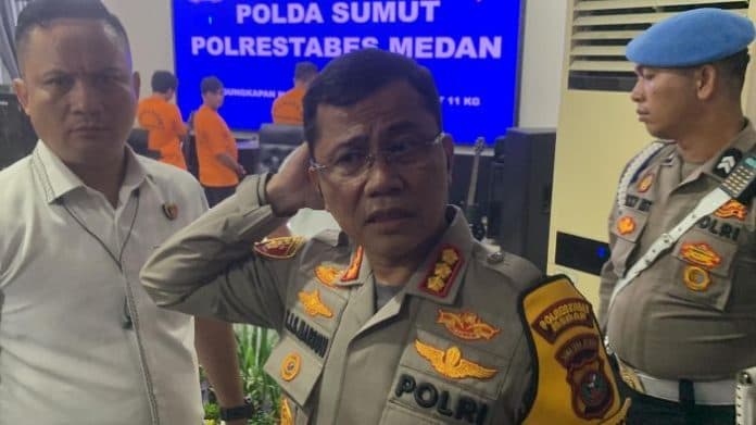 pemasangan_selebaran_15_anggota_polisi_dpo_kapolrestabes_medan_sebut_keliru