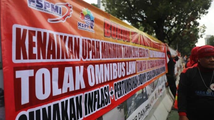 pembahasan_kenaikan_ump_masih_alot_ini_alasan_pengusaha
