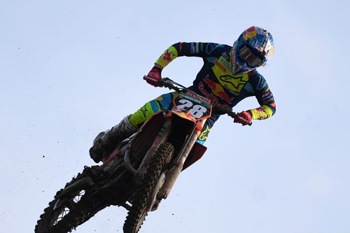pembalap_prancis_tom_vialle_finis_tercepat_di_kelas_mx2_di_mxgp_indonesia