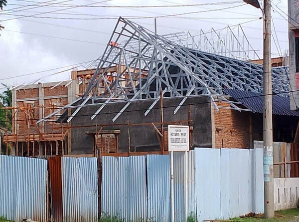 pembangunan_kantor_camat_siantar_berbiaya_miliaran_rupiah_warga_sindir_jalan_rusak