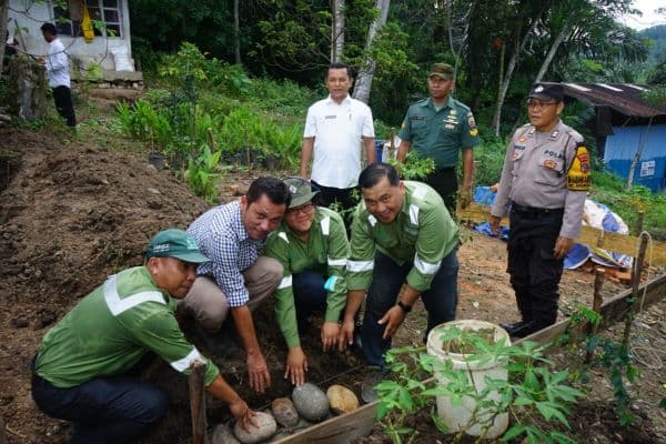 pembangunan_mck_komunal_di_kabupaten_tapsel_dimulai