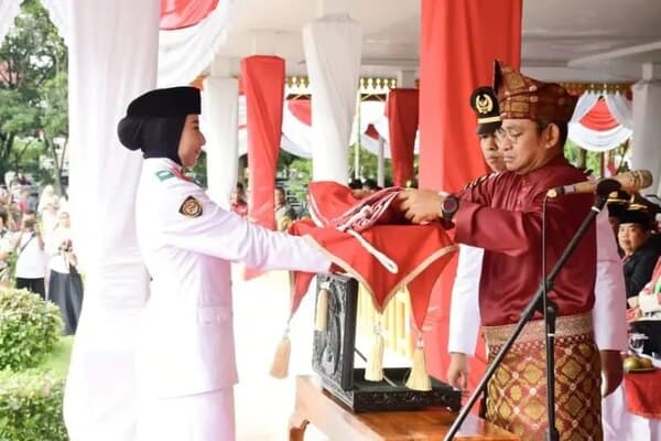 pembawa_baki_paskibra_deli_serdang_bercita_cita_menjadi_diplomat