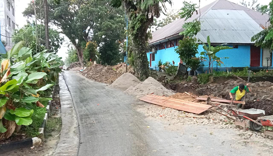 pemborong_diminta_menata_material_proyek_yang_ganggu_pengguna_jalan_di_siantar