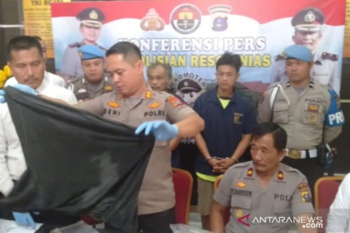 pembunuh_adik_kandung_di_nias_terancam_hukuman_mati