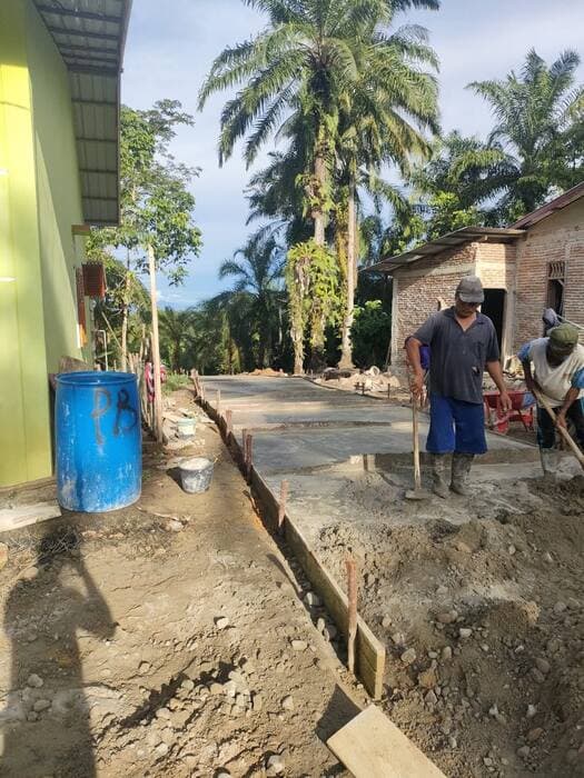 pemdes_pagaran_baru_bangun_jalan_usaha_tani_akses_penunjang_perekonomian_warga