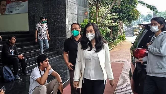 pemeran_film_porno_di_jaksel_siskaee_diperiksa_penyidik_ditreskrimsus_polda_metro_jaya