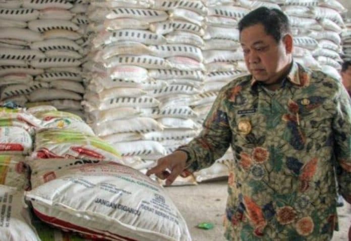pemeriksaan_terhadap_23_pengusaha_kios_pengecer_pupuk_subsidi_oleh_kejari_dairi_dinilai_janggal