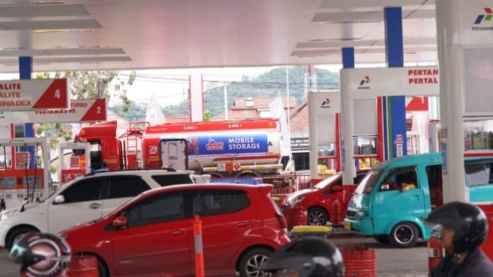pemerintah_pastikan_harga_bbm_tak_berubah_hingga_juni_meski_harga_minyak_dunia_bakal_naik