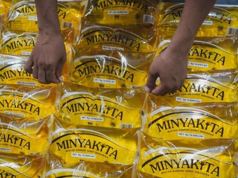 pemerintah_resmi_menaikkan_harga_minyakita_jadi_rp_15700_per_liter