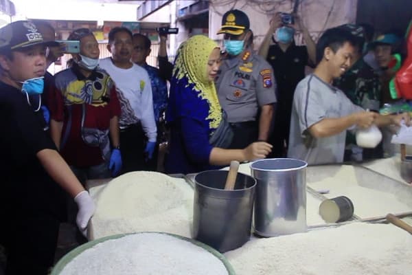 pemerintah_segera_pasok_250000_ton_gula_pasir_ke_pasar