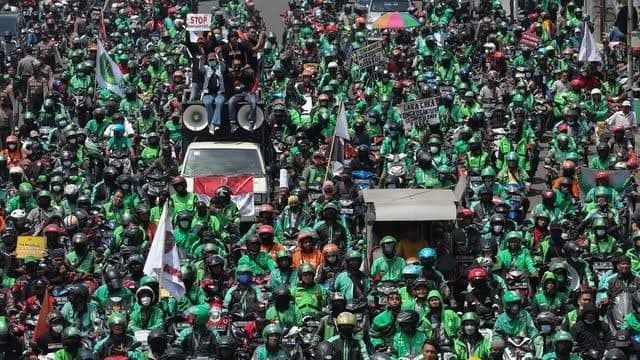 pemerintah_wacanakan_ojol_bakal_tak_bisa_pakai_bbm_subsidi_begini_tanggapan_driver