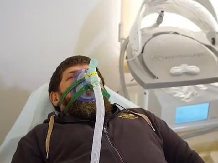 pemimpin_cechnya_ramzan_kadyrov_dilaporkan_koma