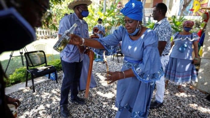 pemimpin_voodoo_haiti_ramu_obat_untuk_virus_corona