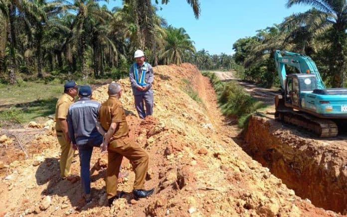 pemkab_asahan_turun_tangan_akibat_akses_truk_pengangkutan_jalan_tol_ditutup