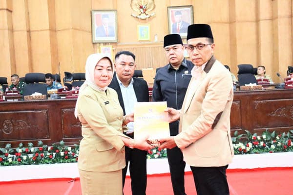 pemkab_batu_bara_ajukan_r_apbd_2024_rp1196_triliun