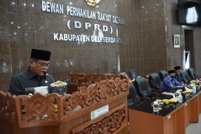 pemkab_deli_serdang_sampaikan_pengantar_nota_keuangan_r_apbd_2022_rp42_t