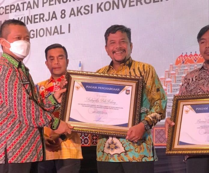 pemkab_deli_serdang_terima_penghargaan_penilaian_kinerja_delapan_aksi_konvergensi_penurunan_stunting
