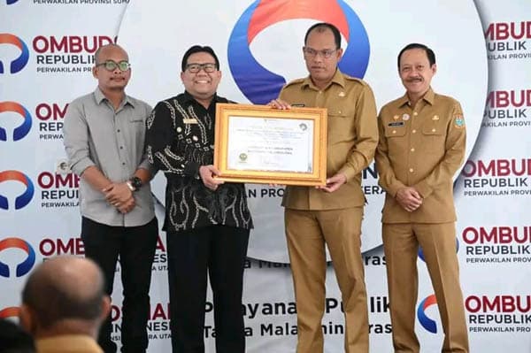 pemkab_humbahas_terbaik_ke_4_kepatuhan_penyelenggaraan_pelayanan_publik