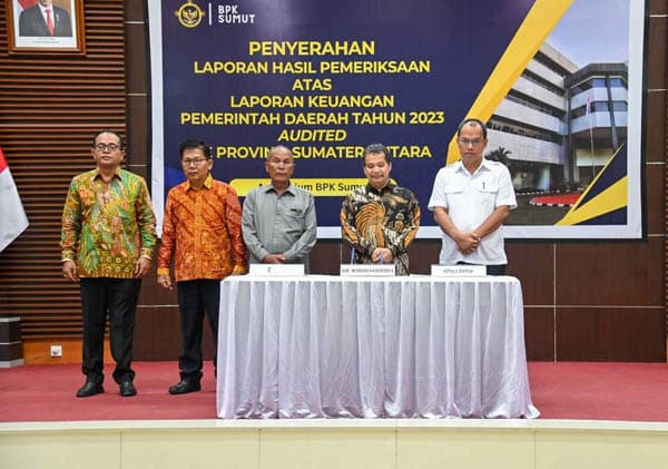 pemkab_humbahas_terima_opini_wtp_8_kali_berturut_turut