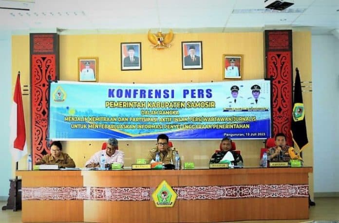 pemkab_samosir_pastikan_pupuk_bantuan_kementerian_pertanian_tidak_palsu