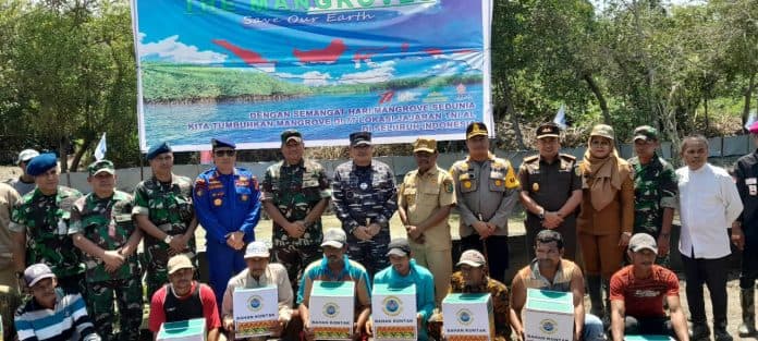 pemkab_sergai_lantamal_sinergi_hadapi_perubahan_iklim_lewat_penanaman_mangrove
