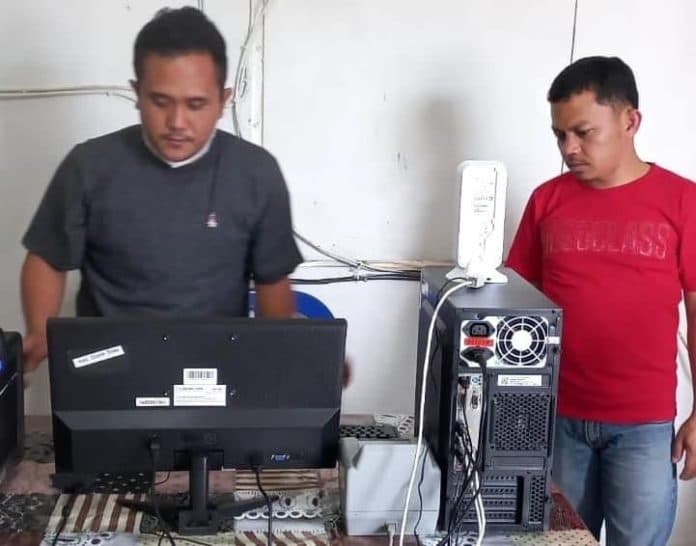 pemkab_simalungun_uji_coba_peralatan_cetak_e_ktp_di_kecamatan_dolok_silau
