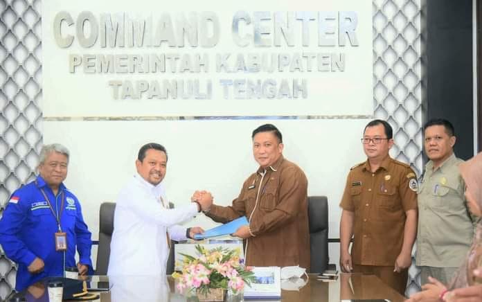 pemkab_tapteng_terima_hibah_dua_menara_sirine_tsunami_dari_bmkg