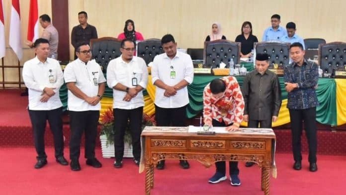 pemko_dan_dprd_medan_sepakati_pendapatan_daerah_2025_sebesar_rp727_triliun