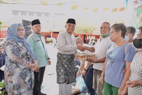 pemko_medan_gelar_pasar_murah_penuhi_kebutuhan_warga_jelang_hari_raya_imlek