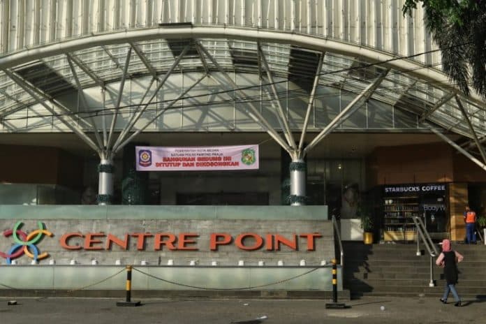 pemko_medan_imbau_pengosongan_mall_centre_point