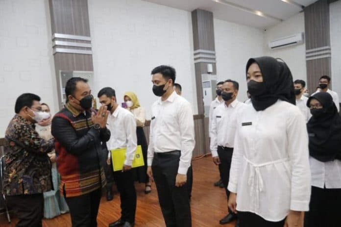 pemko_medan_serahkan_196_sk_cpns_formasi_2021_dominan_tenaga_medis