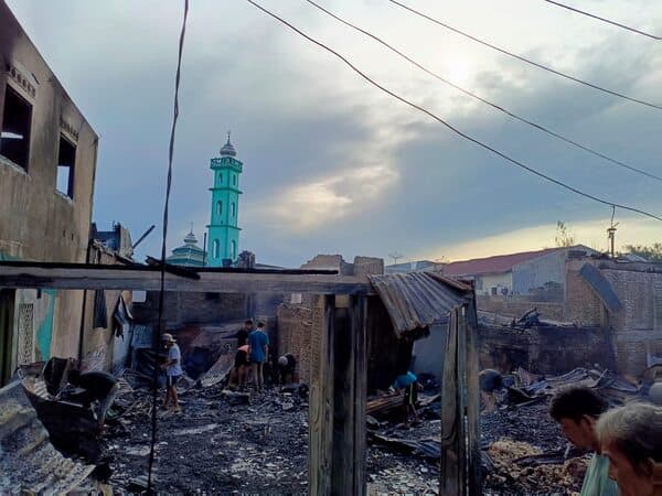 pemko_siantar_jamin_bangun_rumah_korban_kebakaran_di_kampung_bangsal