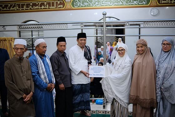 pemko_siantar_serahkan_rp110_juta_dana_hibah_ke_tiga_masjid
