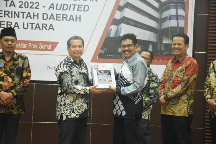pemko_tebing_tinggi_raih_penghargaan_opini_wtp_ke_5_kalinya_dari_bpk_ri
