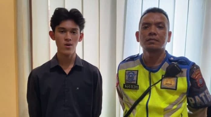 pemotor_yang_ditilang_dan_anggota_polantas_deli_serdang_sepakat_berdamai