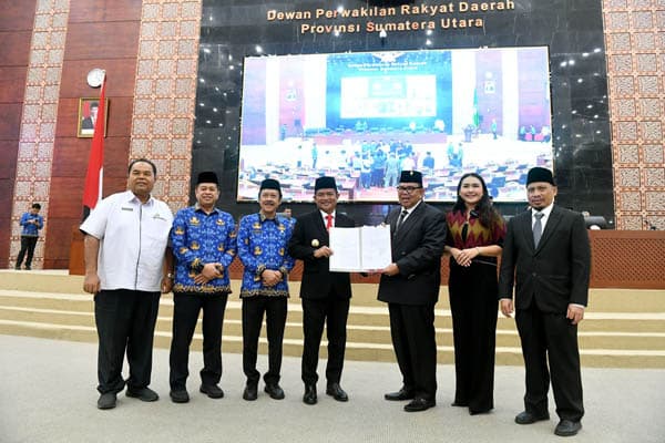 pemprov_dan_dprd_sumut_sepakati_ranperda_pajak_dan_retribusi_daerah